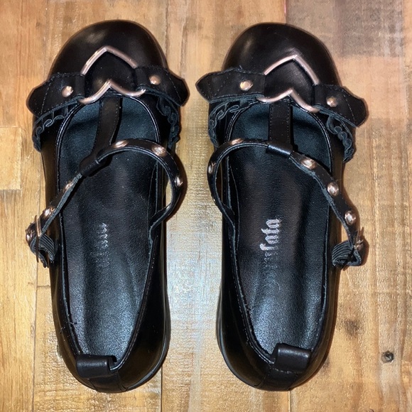 Gerulita platform shoes t-strap buckle silver heart detail - Picture 5 of 9